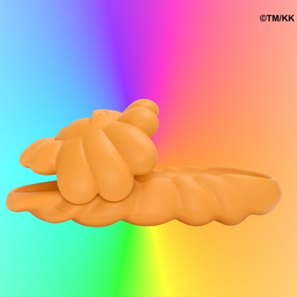 Takashi Murakami x Ohana Hatake slides (apricot) - Picture 13 of 17